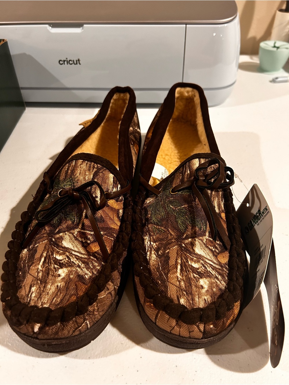 Realtree Classic Brown Camo Moccasin Slippers. Men’s size 12. New.